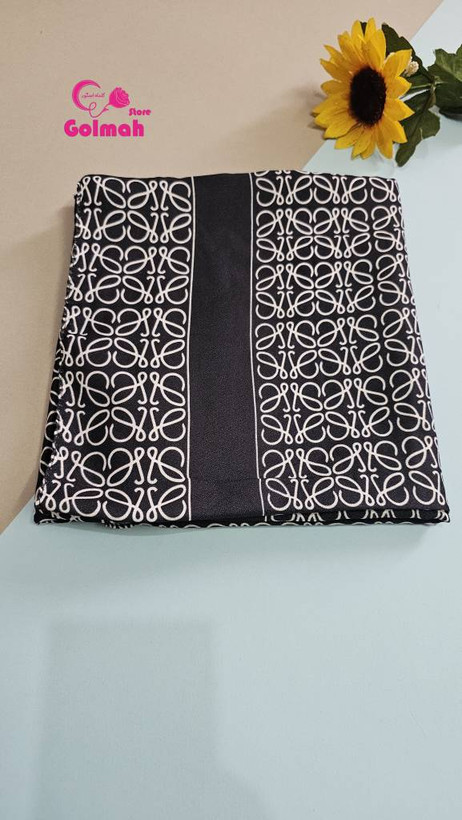 روسری سی اسکارف طرح دار